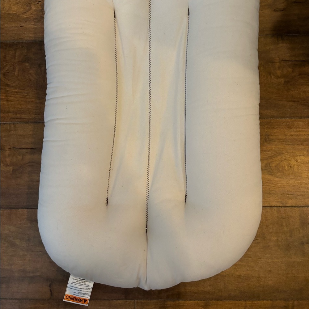 Snuggle me organic with 2 covers